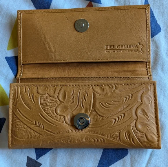 Genuine Leather Wallet from Mexico - Picture 6 of 8
